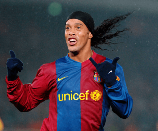 Tại sao Ronaldinho ở tù (3)
