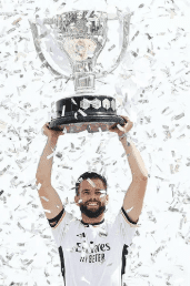 Real Madrid giành được chiếc cúp giá