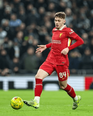 Liverpool gia hạn hợp đồng với Conor Bradley