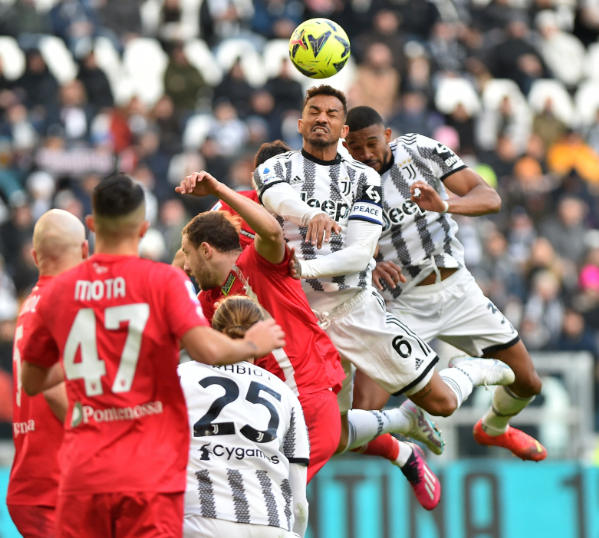 Juventus và Monza tạo nên trận cầu căng thẳng tại Serie A